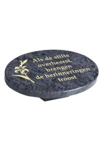 Granitgedenkstein 'Oval mit Lilie' in verschiedenen Farben