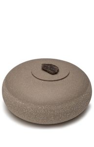Handgefertigte Keramikurne grau-beige mit Detail