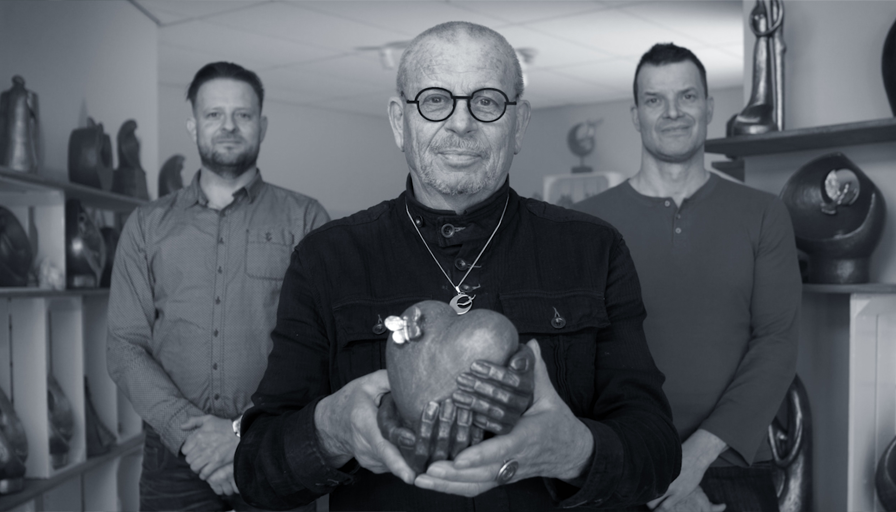 Geert Kunen Urnen bei URNENGESCHÄFT. Wo Kunst und Erinnerung zusammenfinden